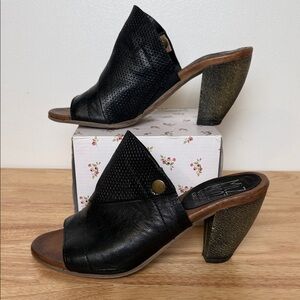 MIZ MOOZ Veronu Collection leather heels
